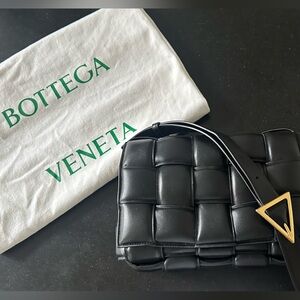 Bottega Veneta Large Padded Cassette in Black